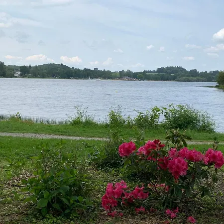 Yvel Au Pied Du Au Duc, Son Golf Et Sa Base Nautique