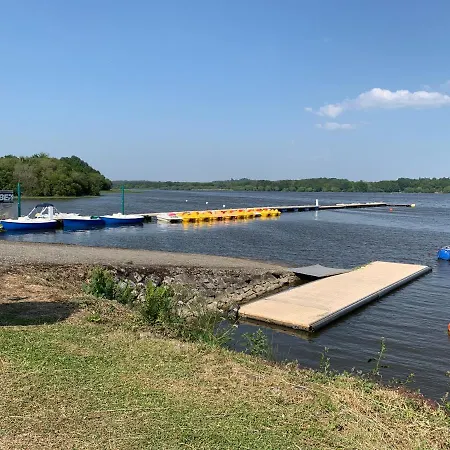 Yvel Au Pied Du Au Duc, Son Golf Et Sa Base Nautique Hébergement de vacances *