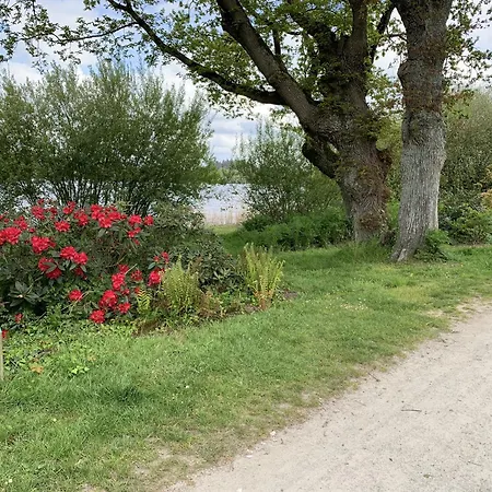 Hébergement de vacances Yvel Au Pied Du Au Duc, Son Golf Et Sa Base Nautique